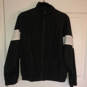 Forever 21 black and white zip up windbreaker size small!